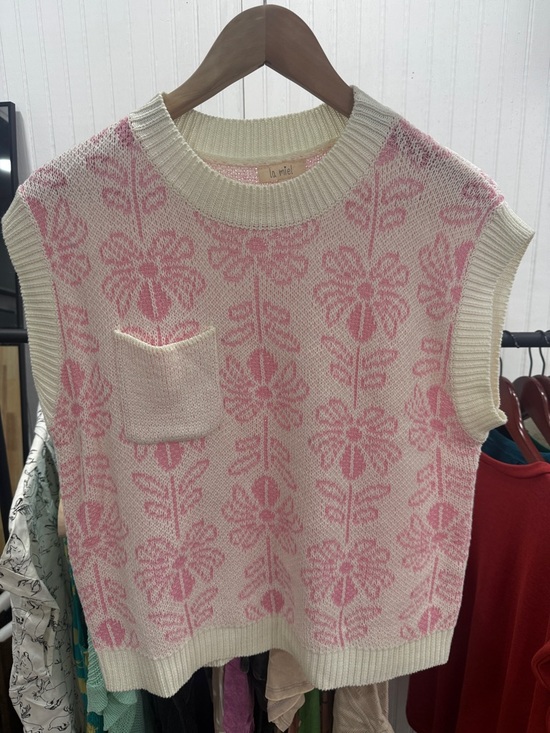 LA MIEL Sweaters - LA MIEL Cream and Pink Floral Knit Sleeveless Sweater Vest